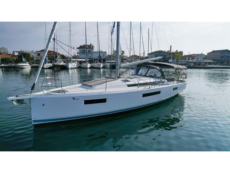 Book yachts online - sailboat - Sun Odyssey 440 - BLACK BIRD - rent