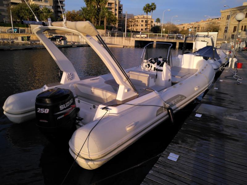 Book yachts online - motorboat - Tempest 770 Sun - SMILE VIII - rent