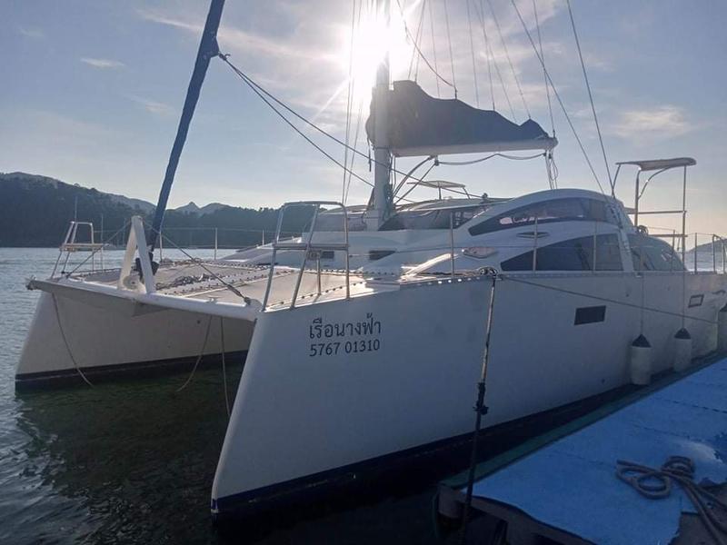 Book yachts online - catamaran - Island Spirit 380 - Thai Angel - rent