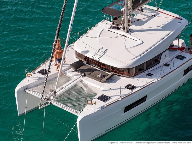 Book yachts online - catamaran - Lagoon 40 - Nina (A/C, Gen 10KWA, watermaker, electric winch) - rent
