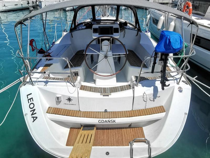 Book yachts online - sailboat - Sun Odyssey 36i - Leona - rent