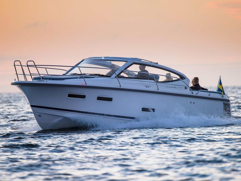Book yachts online - motorboat - Nimbus 305 Drophead - NN - rent