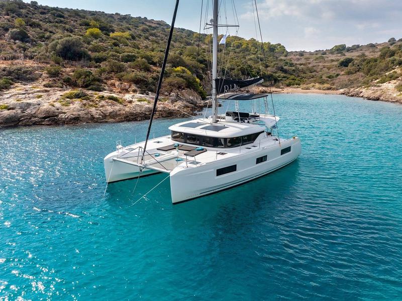 Book yachts online - catamaran - Lagoon 46 - Pepe (crewed) - rent