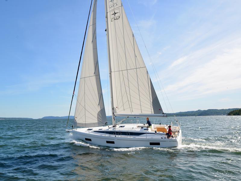 Book yachts online - sailboat - Bavaria C42 - Supereva - rent