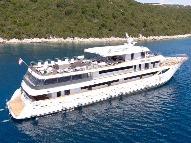 Book yachts online - motorboat - Luxury Motor Yacht - Suzana - rent