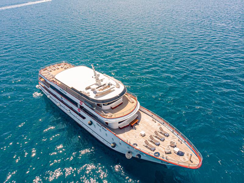 Book yachts online - motorboat - Luxury Motor Yacht - New Star - rent