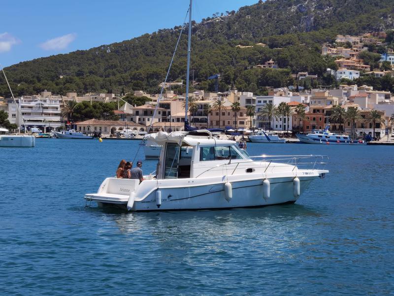 Book yachts online - motorboat - Faeton Moraga 910 - Arianne - rent