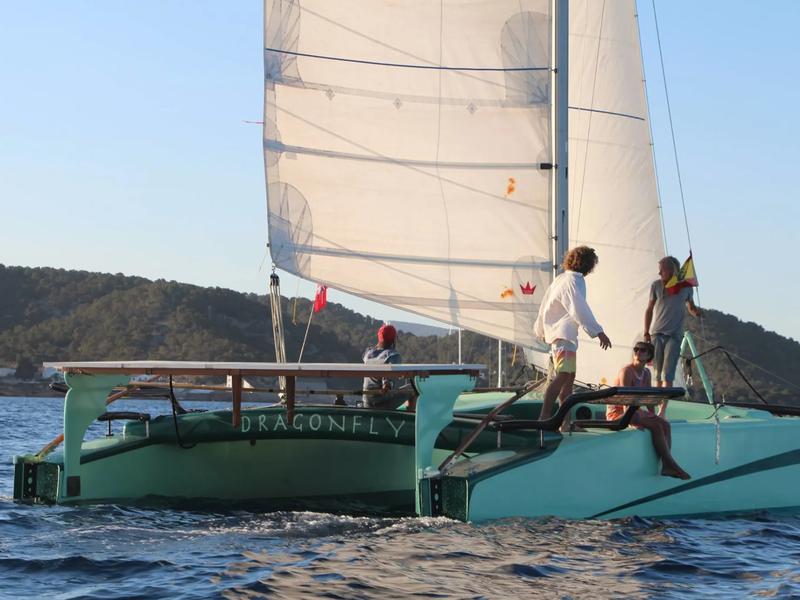 Book yachts online - catamaran - IY LBV33 - Dragonfly - rent