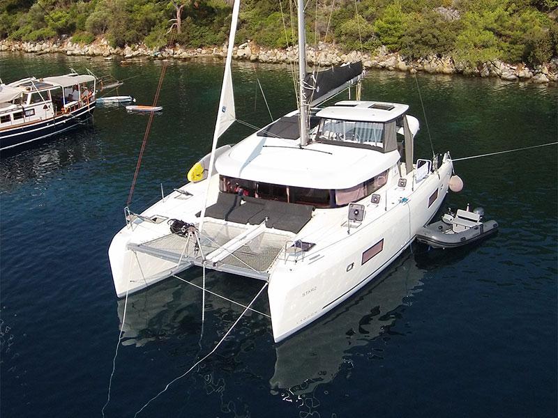 Book yachts online - catamaran - Lagoon 42 - 4 Cabin - Starz - rent