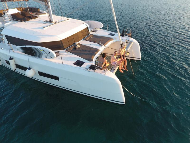 Book yachts online - catamaran - Dufour Catamaran 48 - Lu blu - rent