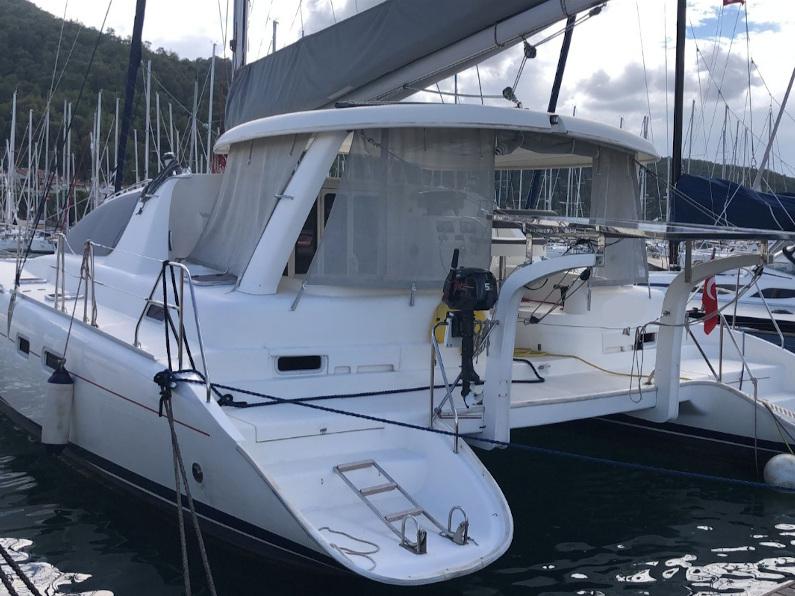 Book yachts online - catamaran - Leopard 43 - Sail Capella - rent