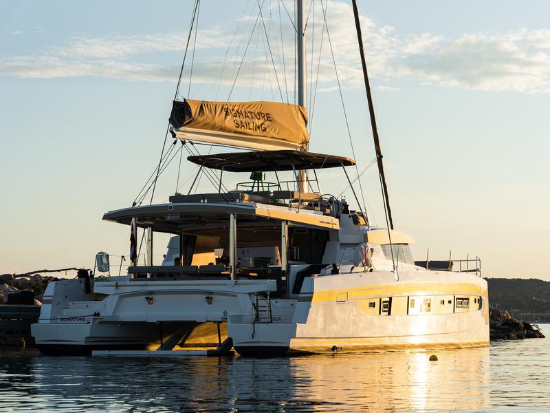 Book yachts online - catamaran - Bali 5.4 (8 berths) - Signature Concept - rent