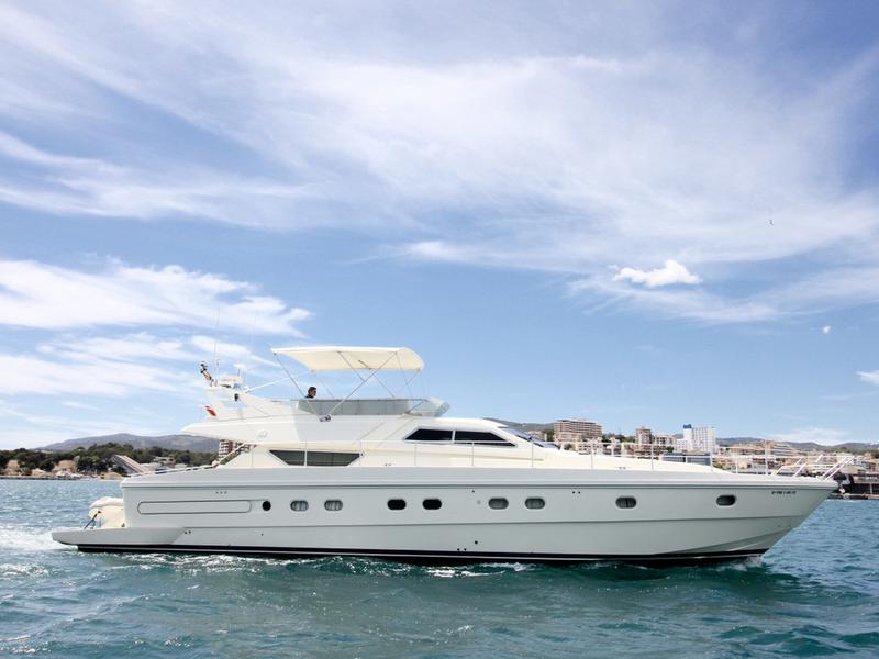 Book yachts online - motorboat - Ferretti 175 FLY - Tres Sirenas - rent