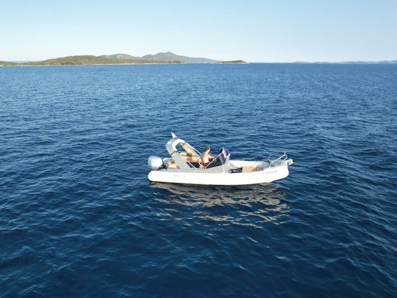 Book yachts online - motorboat - Shark BF 23 Sport - Shark - rent