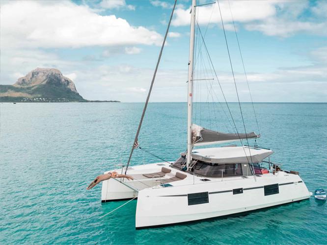 Book yachts online - catamaran - Nautitech 40 Open - Be Happy - rent