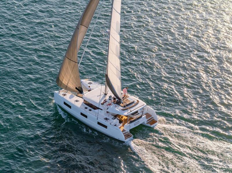 Book yachts online - catamaran - Lagoon 46 - Chica - rent