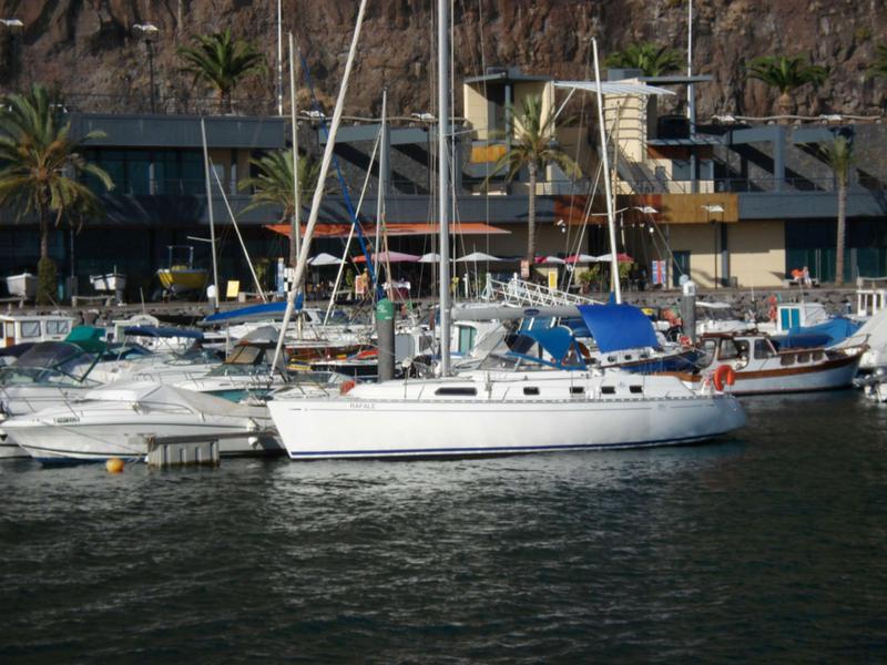 Book yachts online - sailboat - Dufour 39CC - Rafale - rent