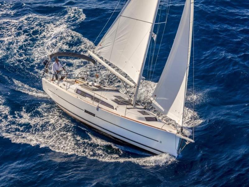 Book yachts online - sailboat - Dufour 360 GL - Monia - rent