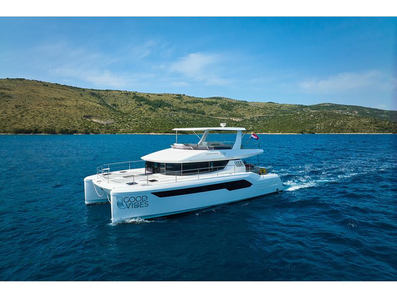 Book yachts online - powercatamaran - Leopard 53 PC - GOOD VIBES owner version - rent