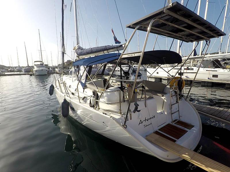Book yachts online - sailboat - Oceanis Clipper 411 - Artemis - rent