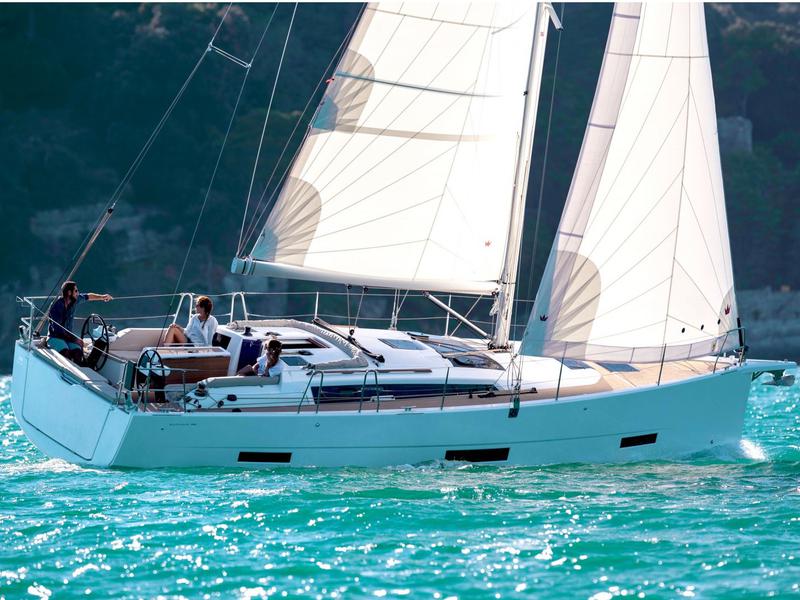 Book yachts online - sailboat - Dufour 390 - Lady D - rent