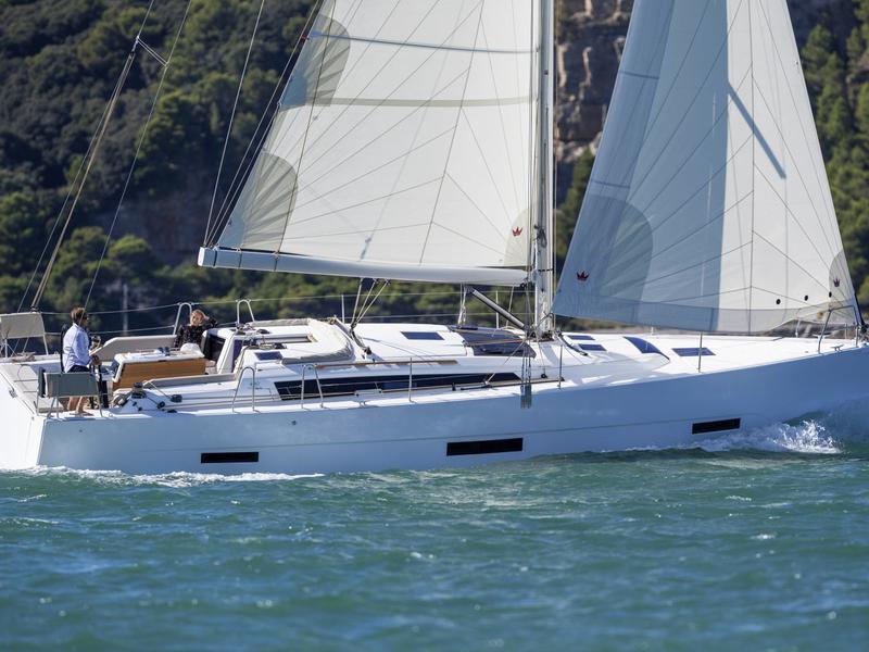 Book yachts online - sailboat - Dufour 430 - Ida 1 - rent