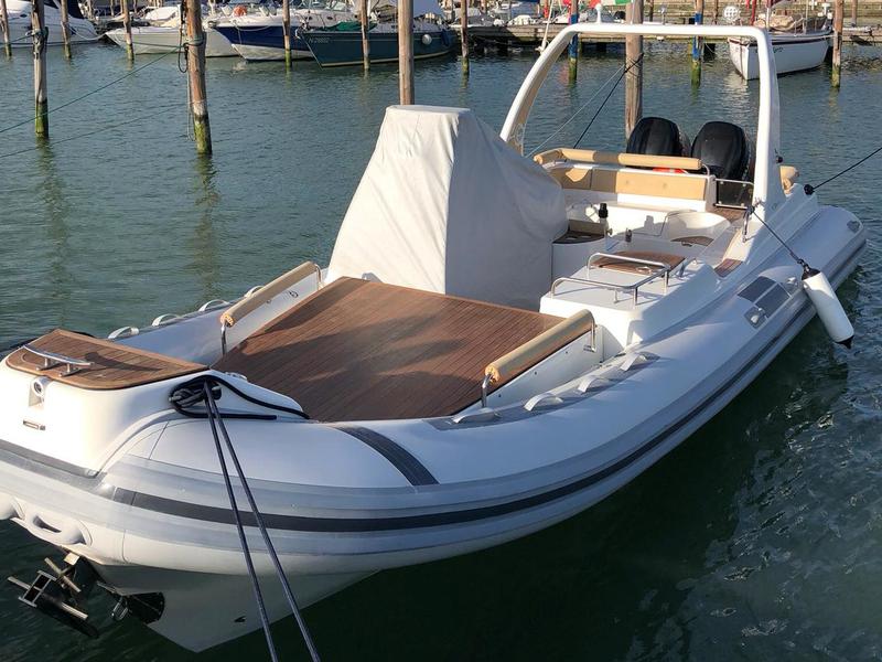 Book yachts online - motorboat - Lord 26 - Ubaldo - rent