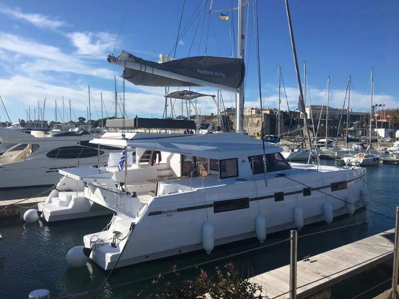 Book yachts online - catamaran - Nautitech 46 Fly - Mira - rent