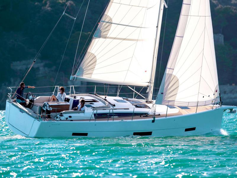 Book yachts online - sailboat - Dufour 390 (3 WC) - D390-23-L - rent