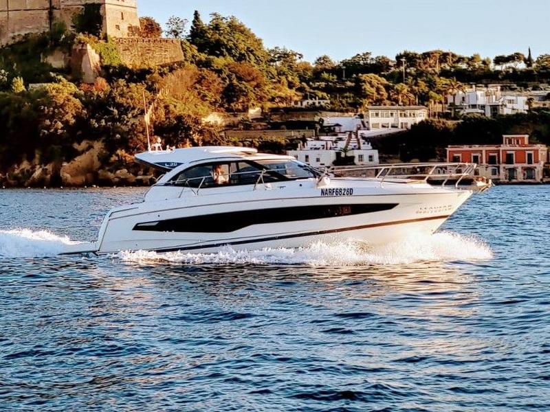 Book yachts online - motorboat - Leader 36 - Partenope - rent