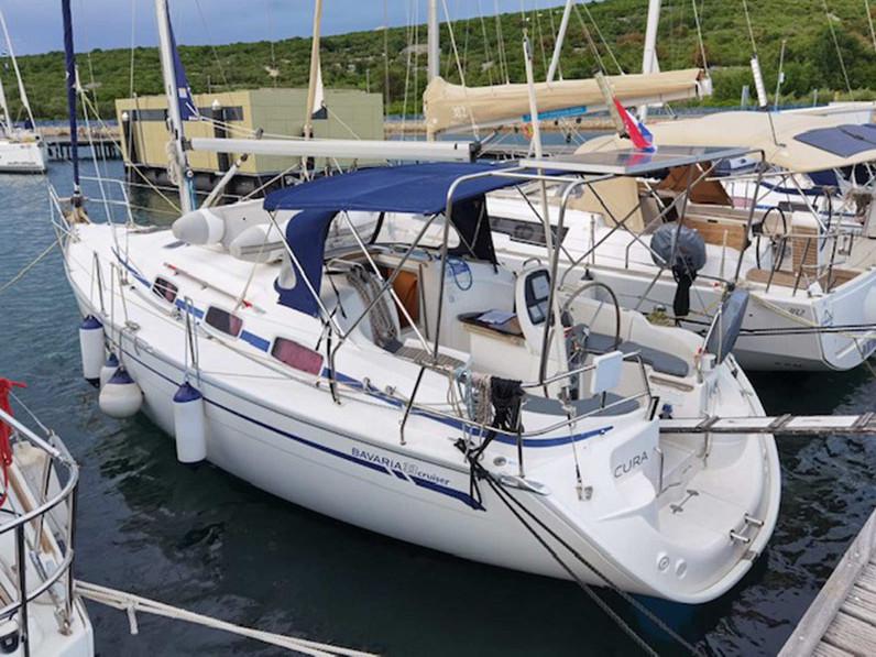 Book yachts online - sailboat - Bavaria 33 Cruiser - Cura - rent