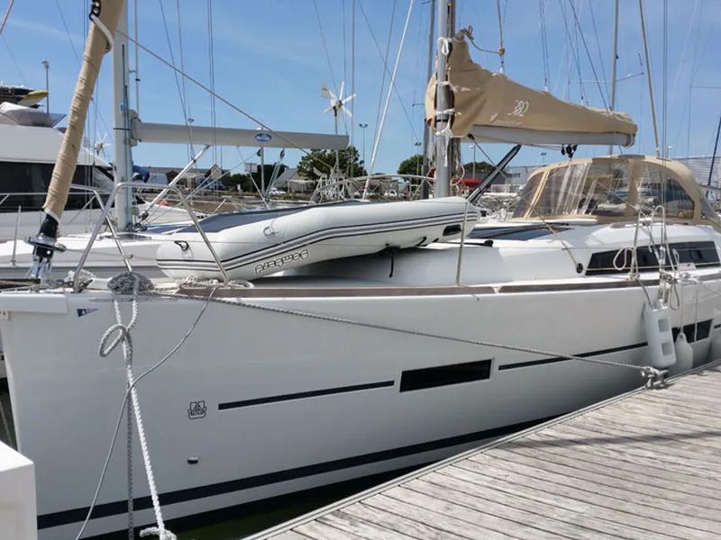 Book yachts online - sailboat - Dufour 382 Grand Large - Excalibur - rent