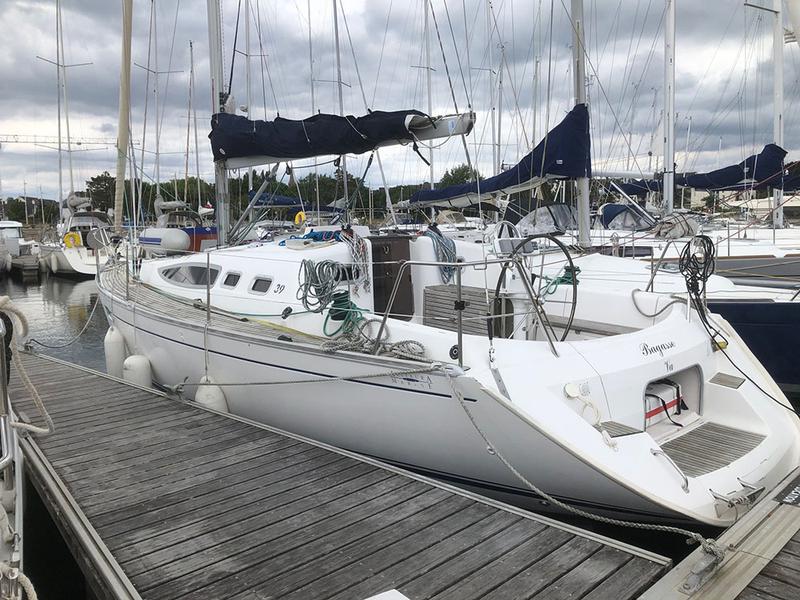 Book yachts online - sailboat - Feeling 39 - Bagass - rent