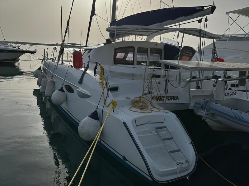 Book yachts online - catamaran - Lavezzi 40 - Victoria - rent