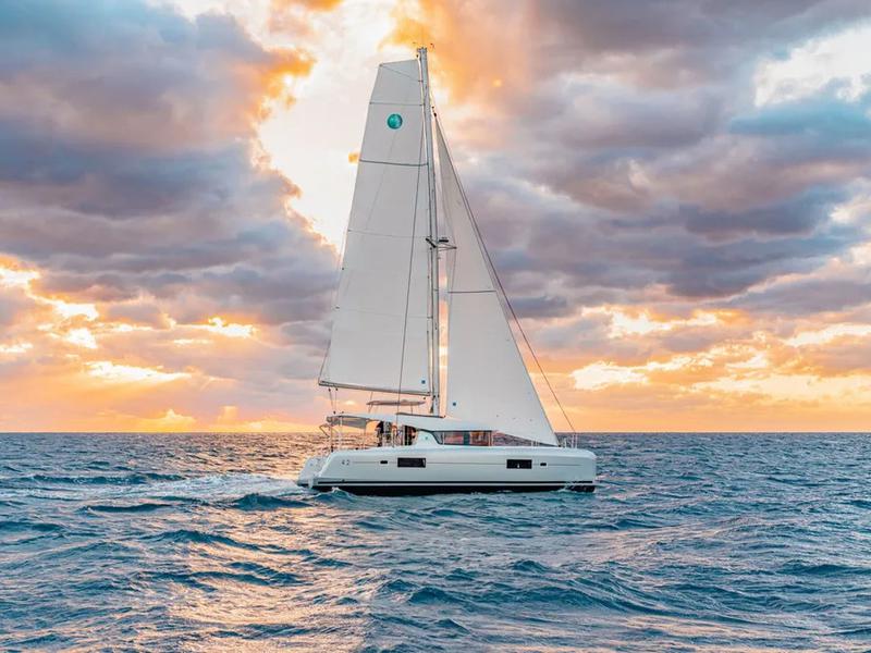 Book yachts online - catamaran - LAGOON 42 - Three Little Birds - rent