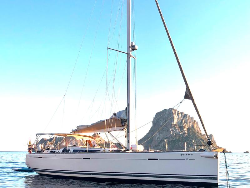 Book yachts online - sailboat - Dufour 525 Grand Large - Nómada - rent