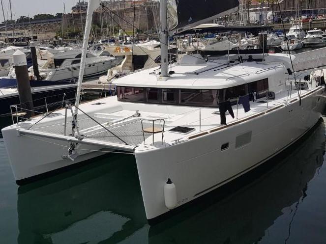 Book yachts online - catamaran - Lagoon 450  Flybridge - SILICIA  - rent