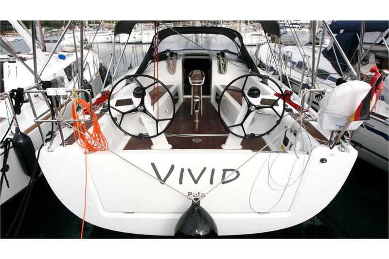 Book yachts online - False - Dehler 42 (3Cab) - Vivid - rent