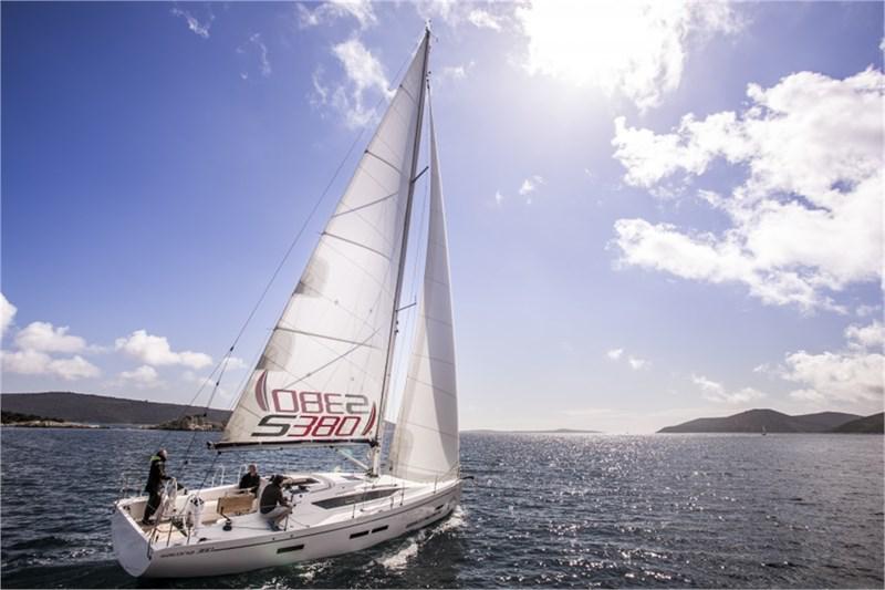 Book yachts online - False - Salona 38 Performance (3cab) - Bel mare - rent