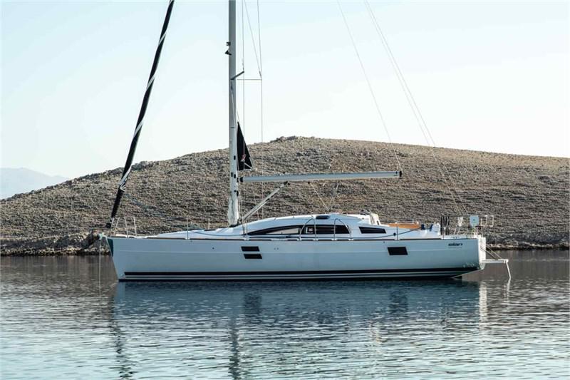 Book yachts online - False - Elan Impression 40.1 (3cab) - Valata - rent