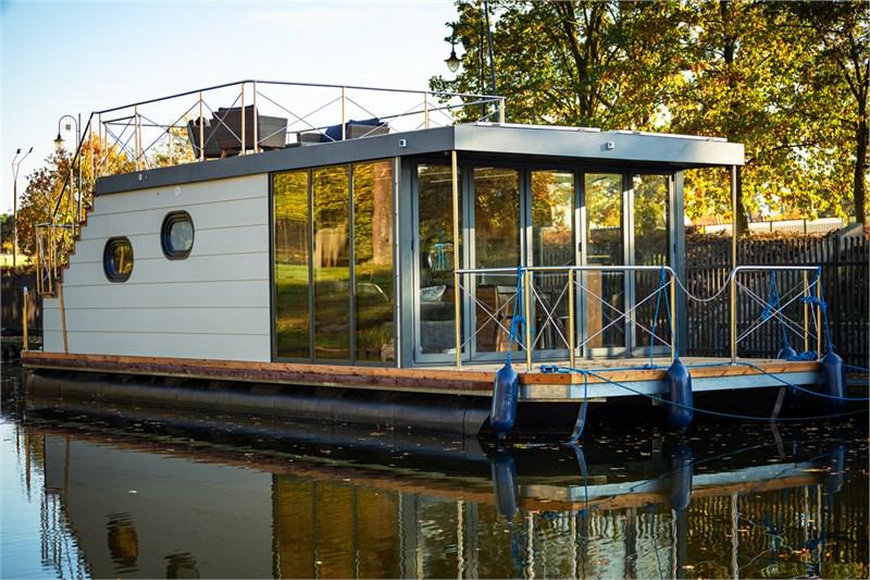 Book yachts online - False - Campi 400 - bella donna II - rent