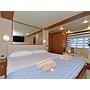Book yachts online - motorboat - Ferretti 681 - DOMINIQUE - rent