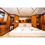 Book yachts online - motorboat - San Lorenzo 72 - Barbarossa Moratti - rent