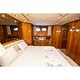 Book yachts online - motorboat - San Lorenzo 72 - Barbarossa Moratti - rent