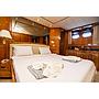 Book yachts online - motorboat - San Lorenzo 72 - Barbarossa Moratti - rent
