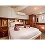 Book yachts online - motorboat - Silverton Ovation 52 - Life of Riley - rent