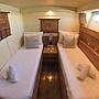 Book yachts online - motorboat - Posillipo Technema 67 - Temptation - rent